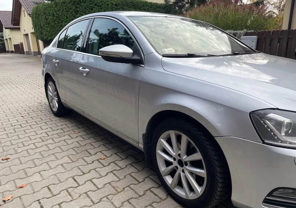 Volkswagen Passat cena 27060 przebieg: 332000, rok produkcji 2011 z Leżajsk małe 121